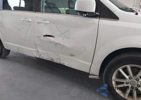 2019 Dodge Grand Caravan Sxt z USA, uszkodzony, nr VIN 2C4RDGCG7KR692215